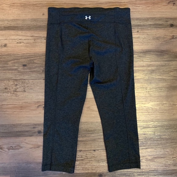 Under Armour Gray & Black Striped Crops - Picture 2 of 5